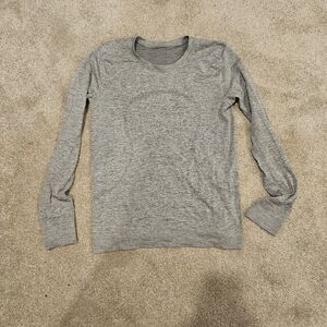 lululemon athletica Heather Gray Long Sleeve Top